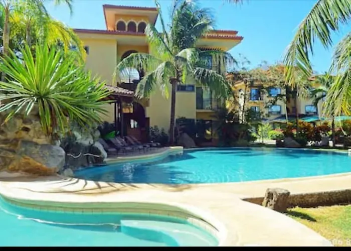 The Oaks 88 Aparthotel Tamarindo